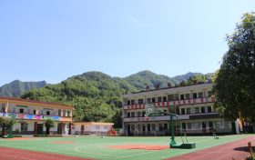 寧強縣鐵鎖關鎮(zhèn)周家壩小學“農耕文化”進校園縮略圖