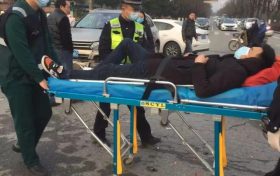 漢中交警 | “警醫(yī)合作”迅速救助事故傷員縮略圖