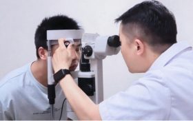 視力追逐戰(zhàn)！“生死時(shí)速” 開展FCB手術(shù)，為18歲網(wǎng)脫少年“搶”回視力！縮略圖